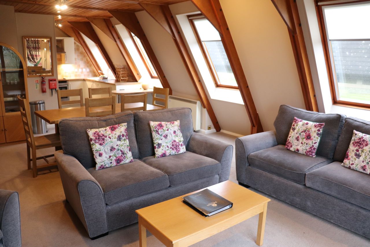 Burley – Lounge to Kitchen