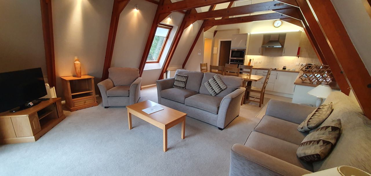Manton Lodge – 2 bed sleep 6 – Lounge Kitchen Dining