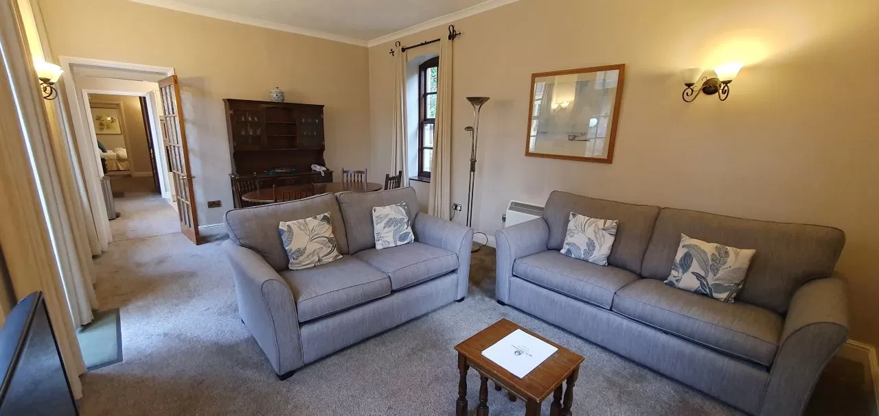 Stable Mews – 1 bed sleep 4 – Lounge Diner